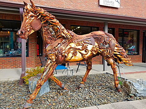 Hill City Large Horse