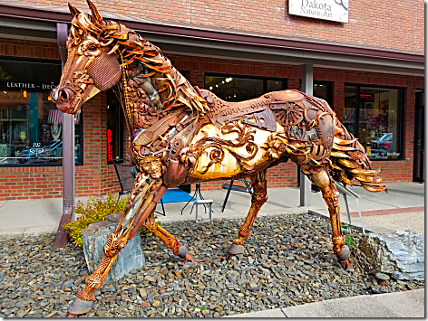 HIll City Large Horse