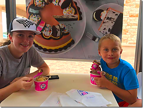 Landon and Gwen at Baskin-Robbins