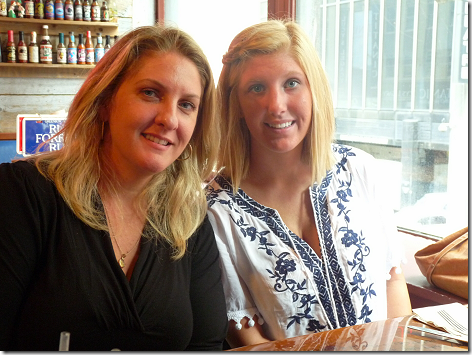 NYC 2009 Piper and Brandi at Bubba Gump's