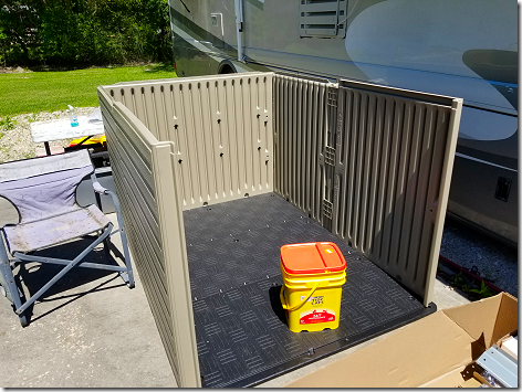 Rubbermaid Shed Walls Up