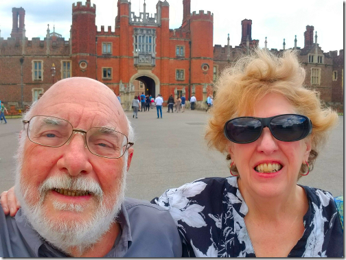 Hampton Court Selfie 500