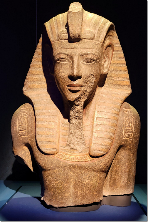 Ramses Merentpah Statue